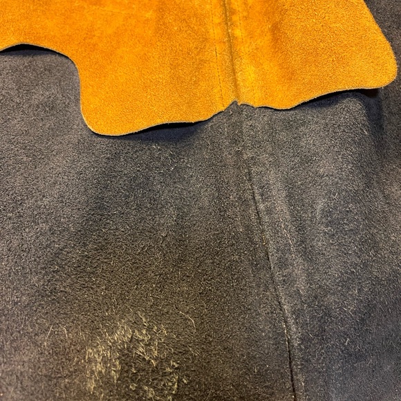 Beautiful Leather Poncho - Picture 9 of 13